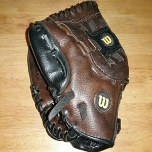 NWOT Wilson A200 Youth 11"  Leather Lefty Glove